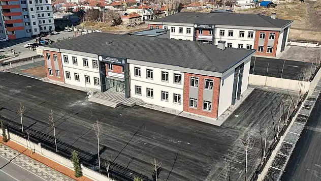 Melikgazi Belediyesi, 3 mahalleye birden hizmet edecek okullarda sona geldi