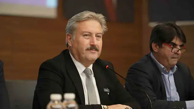 Melikgazi Belediyesi Aydınlıkevler'de yeni kentsel dönüşüm çalışması için butona bastı