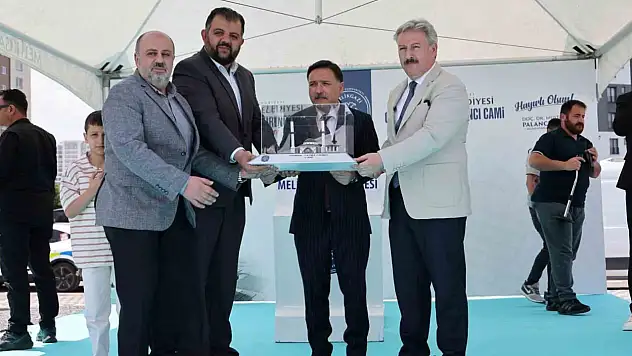 Melikgazi'de Osman-Fatma Fırıncı Cami ibadete açıldı