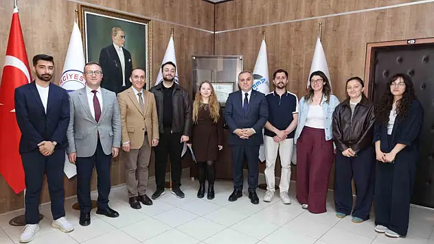Rektör Prof. Dr. Altun, EVEA Öğrenci Kulübü üyeleri ile buluştu