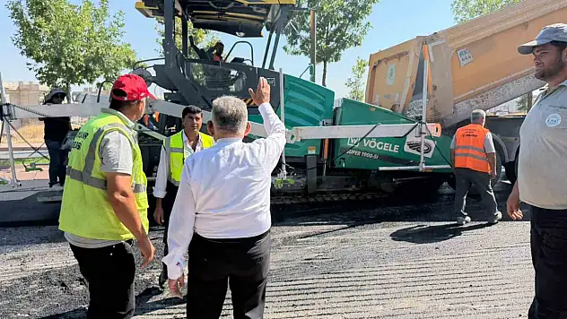 Şehit Komandolar Caddesi'ndeki asfalt çalışması devam ediyor