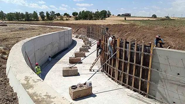 Sosun Deresi'nde taşkın koruma çalışmaları sürüyor