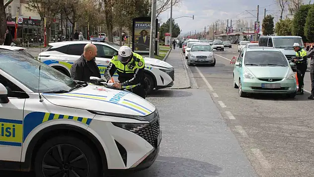 Sürücüler APP plaka ve multimedya konusunda bilgilendirildi