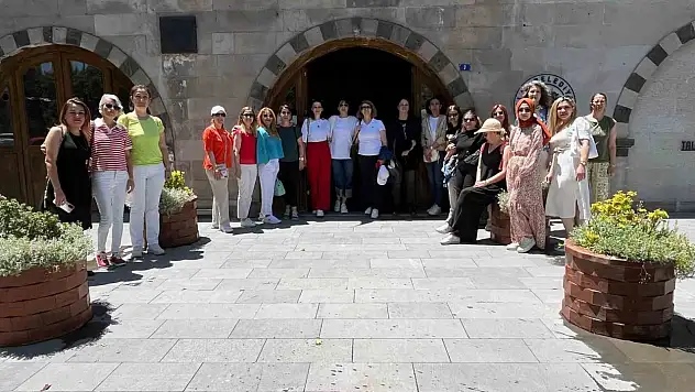 Talas Belediyesinden öğretmenlere tarihi ve turistik gezi