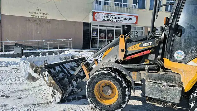 Talas'ta öğrenciler okula temiz başladı