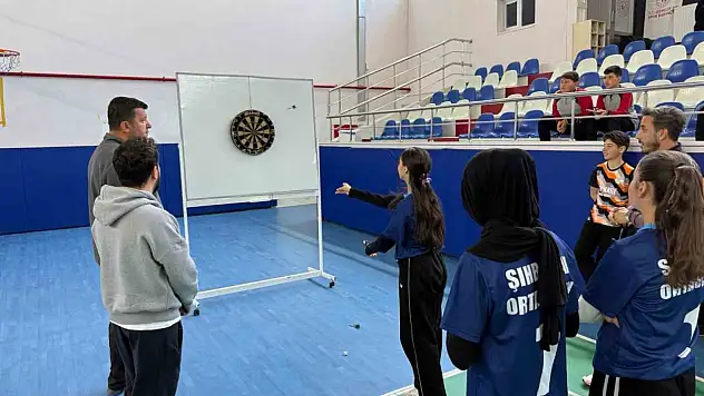 Tomarza'da 23 Nisan coşkusu masa tenisi ve dart turnuvalarıyla yaşandı