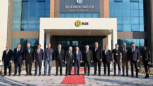 Türkiye'nin en büyük diş hastanesi ilk hastalarını aldı