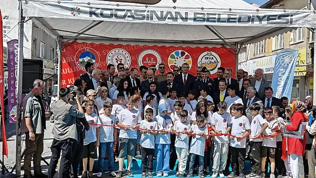 Vali Çiçek: 'ERVA Spor Okulu öğrencilerimizin hep arkasında olacağız'