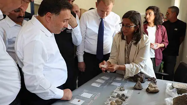 Vali Çiçek, Eğriköy Höyük Kazı Alanı'nı ziyaret etti
