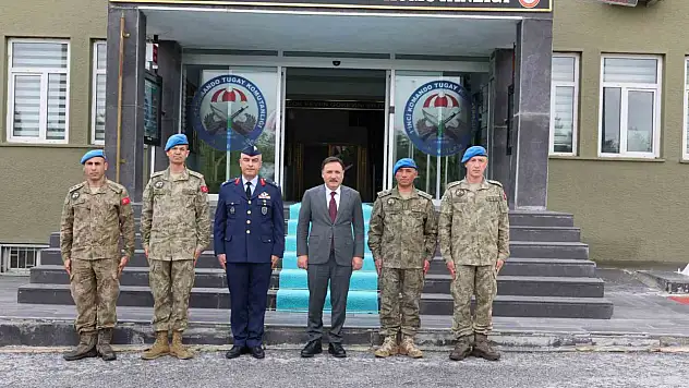 Vali Çiçek'ten göreve başlayan komutanlara ziyaret