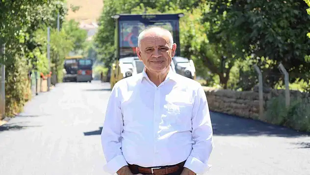 Yahyalı İsmet Mahallesi'nde sıcak asfalt serimi başladı