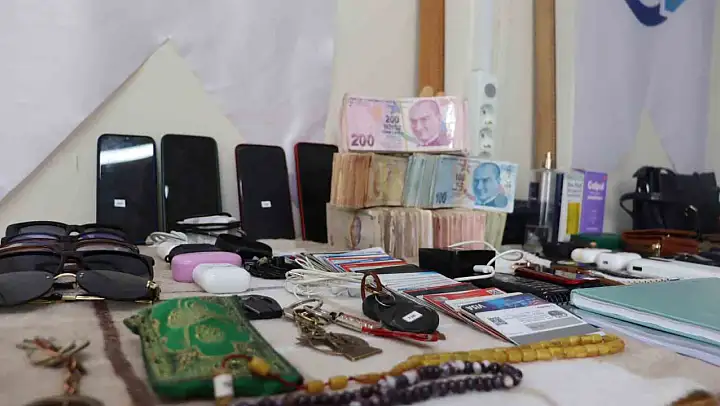 Tramvayda unutulanlar 'yok artık' dedirtti