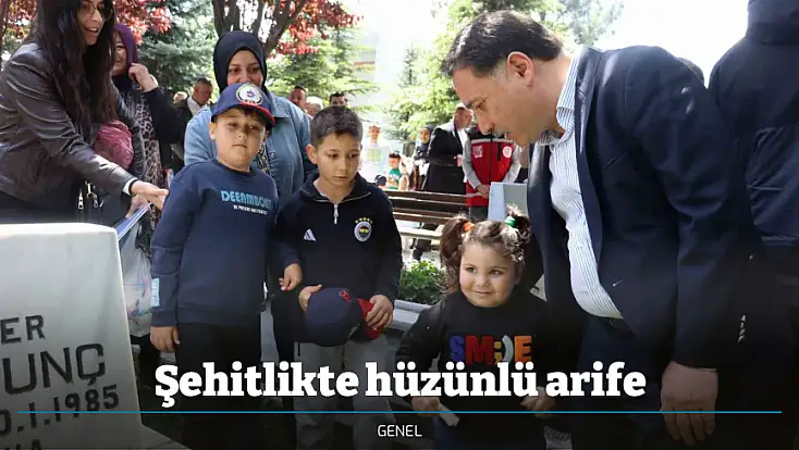 Şehitlikte hüzünlü arife
