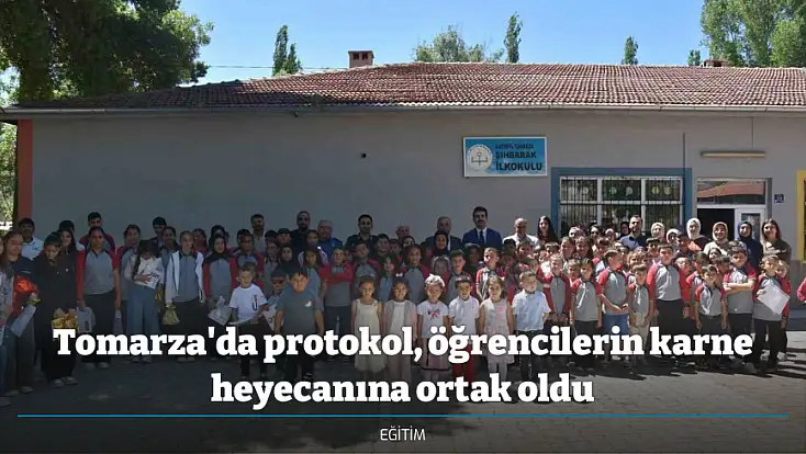 Tomarza'da protokol, öğrencilerin karne heyecanına ortak oldu