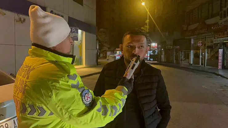 'Dur' ihtarına uymayan sürücü, 6 gün arayla ikinci kez alkollü yakalandı