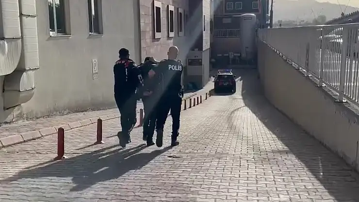 'Hırsızlık' suçundan aranan zanlı yakalandı