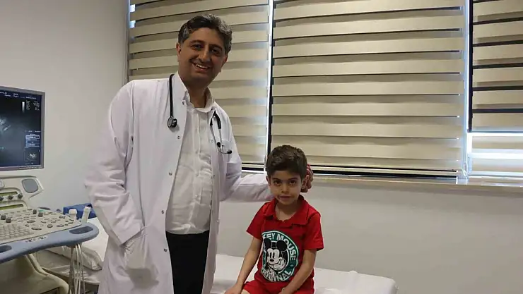 4 yaşındaki Yusuf'un delik kalbi, anjiyografik yöntemle kapatıldı