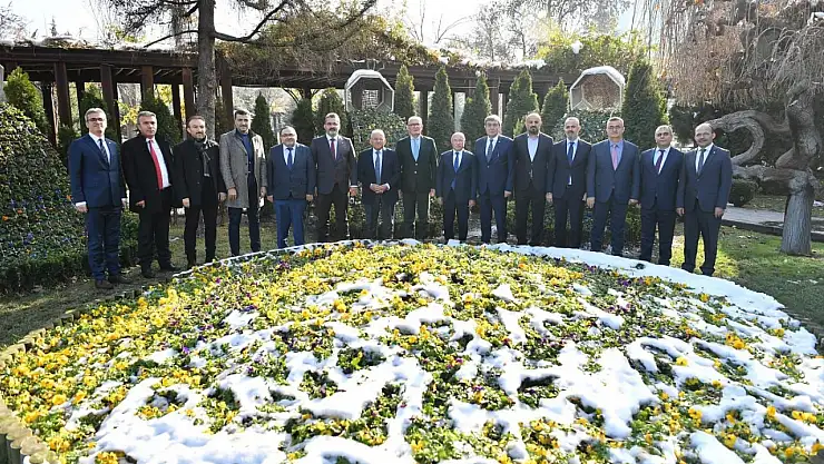 AK Parti Yerel Yönetimler Başkanı Yılmaz: 'AK Parti siyasetimizin sorumluluklarını ve hepimize yansıyan boyutunu inceledik'