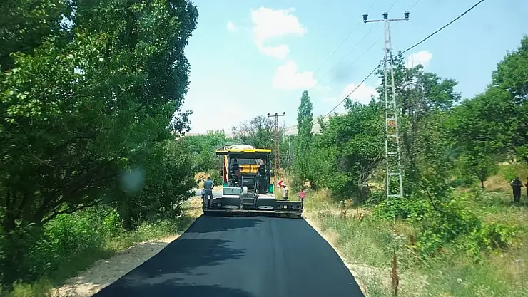 Akkışla'da sıcak asfalt çalışması