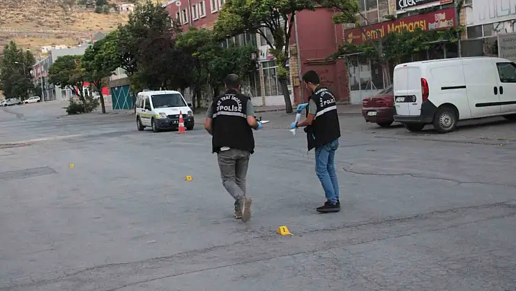 Alkolün sonu kötü bitti, aracına kurşun yağdırdılar