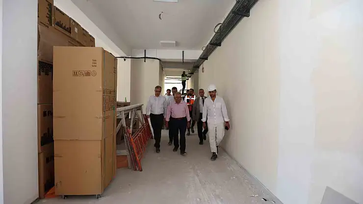 Altınoluk Sosyal Yaşam Merkezi'ni inceleyen Başkan Büyükkılıç'tan 'eser ve hizmet siyaseti' vurgusu