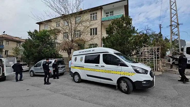 Babasını öldüren sanık hakim karşısına çıktı