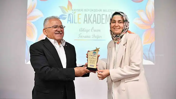 Başkan Büyükkılı'tan Aile Akademisine ziyaret