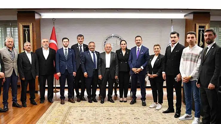 Başkan Büyükkılıç: 'Başkan Büyükkılıç, Avrupa'daki Kayserilileri misafir etti