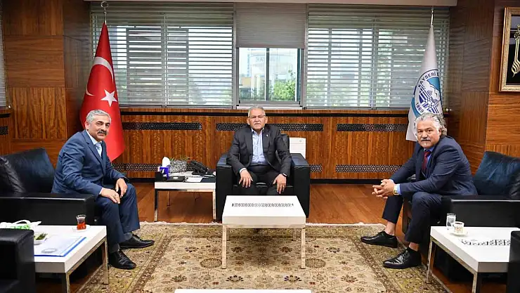Başkan Büyükkılıç'a yoğun ziyaret trafiği: birlik, beraberlik ve dayanışma vurgusu