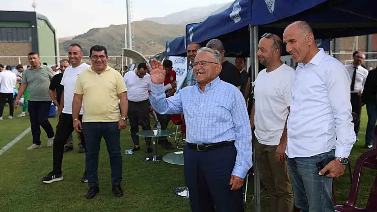 Başkan Büyükkılıç Kayserispor - Alanyaspor hazırlık maçını izledi