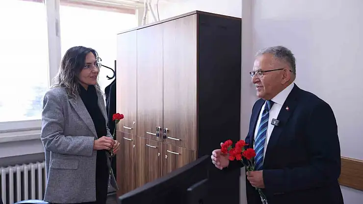 Başkan Büyükkılıç'tan Dünya Kadınlar Gününe 'karanfilli' kutlama