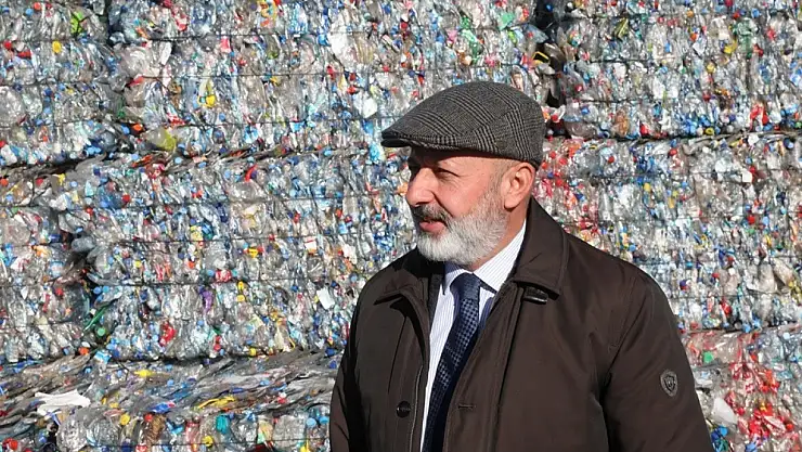 Başkan Çolakbayrakdar, 'Geri dönüşümle hem çevreye hem de ülke ekonomisine dev katkı sağlıyoruz'