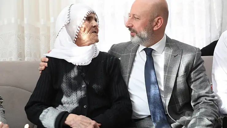Başkan Çolakbayrakdar: 'Kadınlarımız, bir ömür boyu kıymetli ve değerlidir'