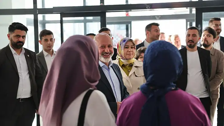 Başkan Çolakbayrakdar: 'Kendi öz kaynaklarıyla Türkiye'de sayılı, vizyonuyla öncü bir belediyeyiz'