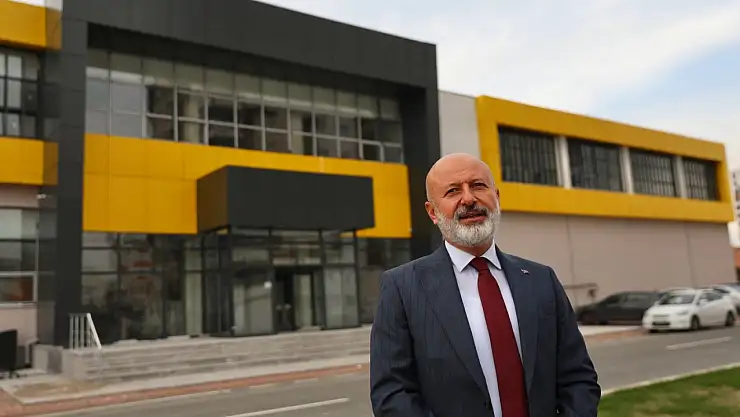 Başkan Çolakbayrakdar: 'Sosyal tesislerle hemşehrilerimizin hayatına değer katıyoruz'