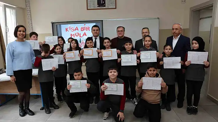 Başkan Özdoğan, öğrencilerin karne sevincine ortak oldu