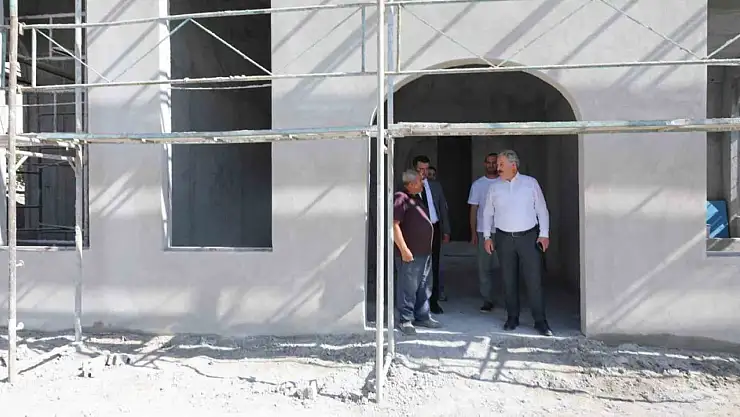 Başkan Palancıoğlu'ndan yapımı devam eden Hayrat Camii'nde inceleme