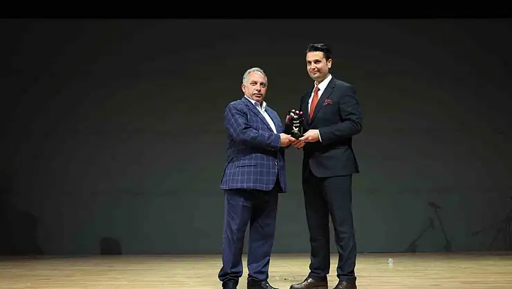 Başkan Yalçın'a 'Turizme katkı onur' ödülü