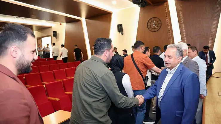 Başkan Yalçın personelle bayramlaştı