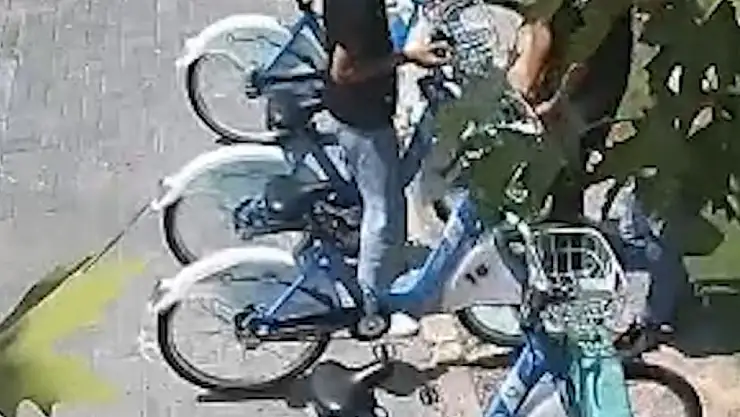 Bisiklet vandalları kamerada
