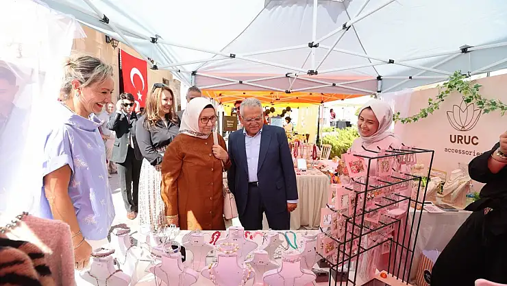 Büyükkılıç, Tasarımcı Kadınlar Etkinliği'nde girişimci kadınlarla bir araya geldi