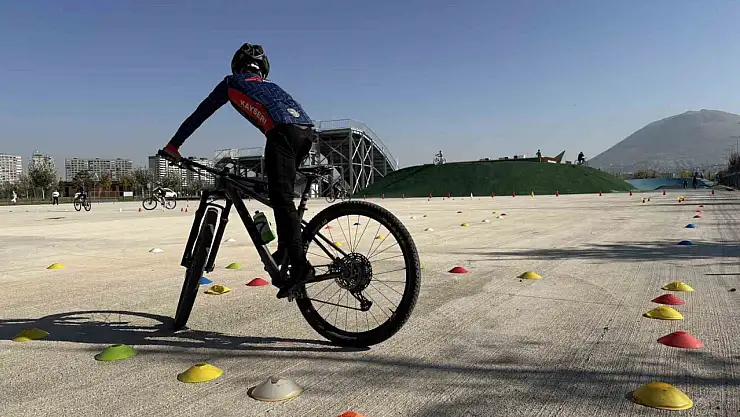 Büyükşehir'den yeni adrenalin merkezi: İç Anadolu'da tek olan parkurda BMX spor okulu