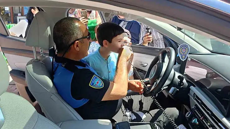 Büyükşehir Engelsiz Çocukevi'nin özel konukları, Atlı Polis Grup Amirliği'ne konuk oldu