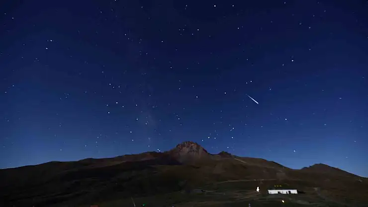 Büyükşehir'in Perseid Gözlem Şöleni, gökyüzünü tutkunlarını Erciyes'te buluşturdu