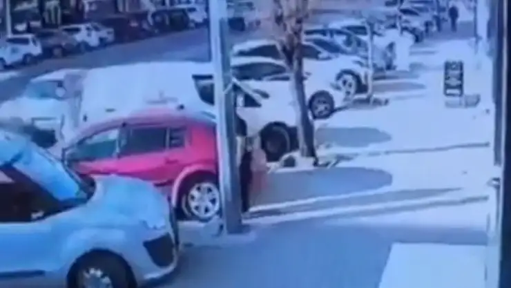 Cep telefonu hırsızı 30 saatlik kameranın incelenmesi sonucu yakalandı