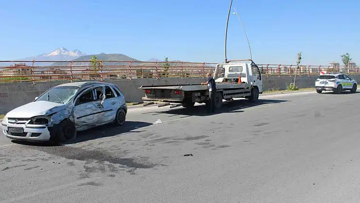Direğe çarpan otomobil sürücüsü ağır yaralandı