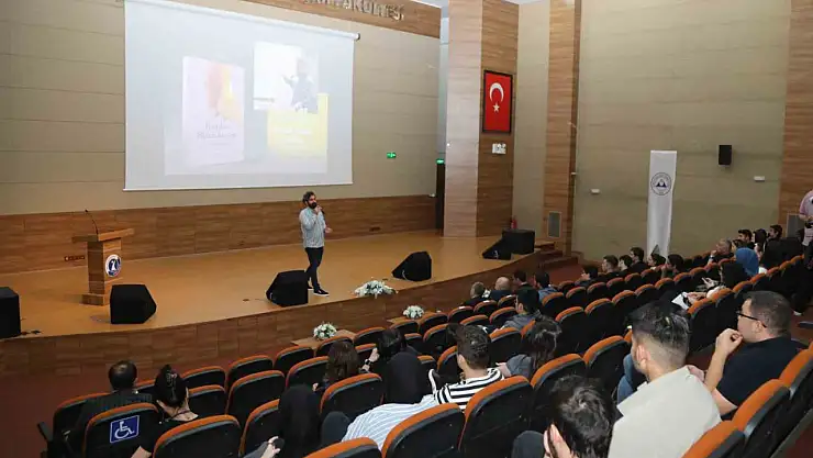Eğitimci Yazar Tahir Fatih Andı, ERÜ'de konferans verdi