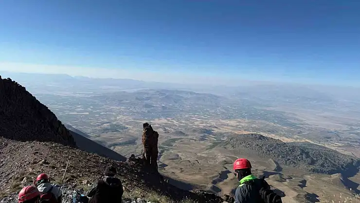 Erciyes'in 3 bin 917 rakımında muhteşem görüntüler
