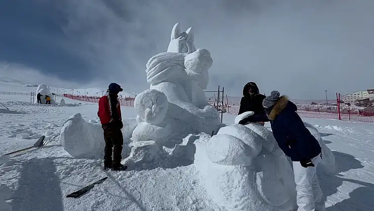 Erciyes'in karı sanat eserine dönüştü