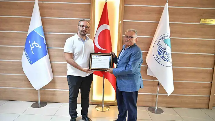 Erciyes'in Türk Dünyası üyeliği, Başkan Büyükkılıç'a takdim edildi